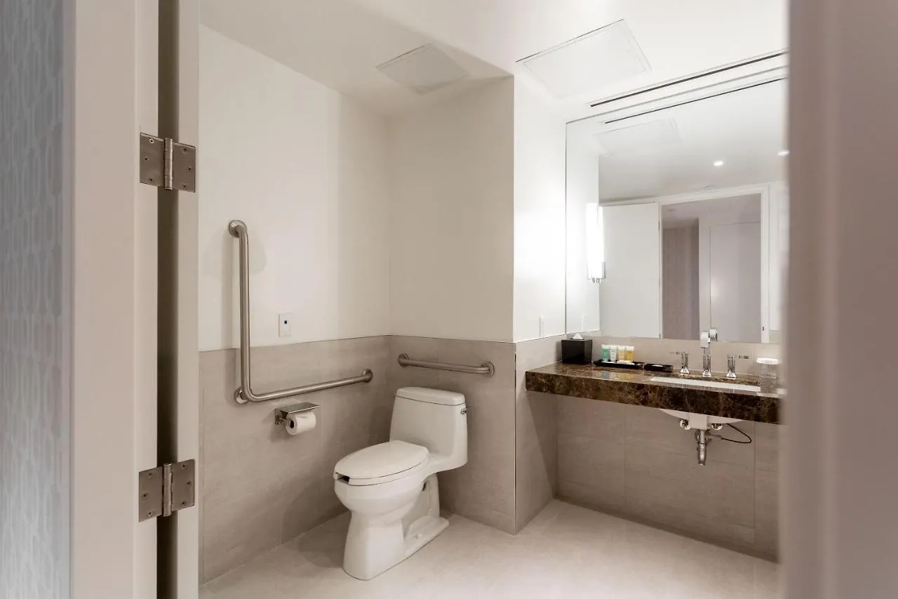 ****  Sutton Place Hotel Toronto Canada